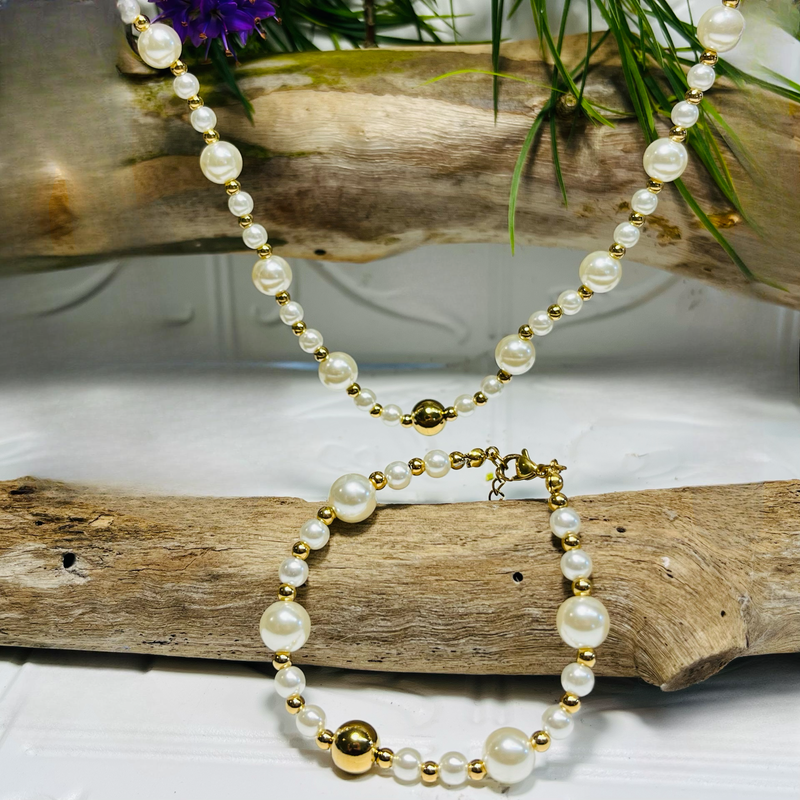 White Pearl Look Beaded Necklace