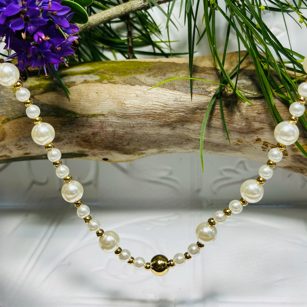 White Pearl Look Beaded Necklace