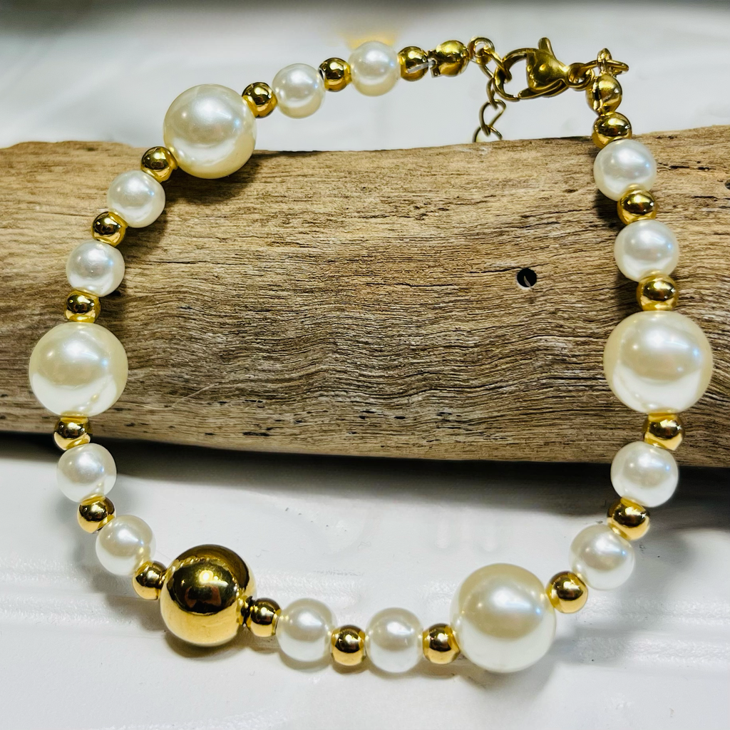 White Pearl Look Beaded Bracelet