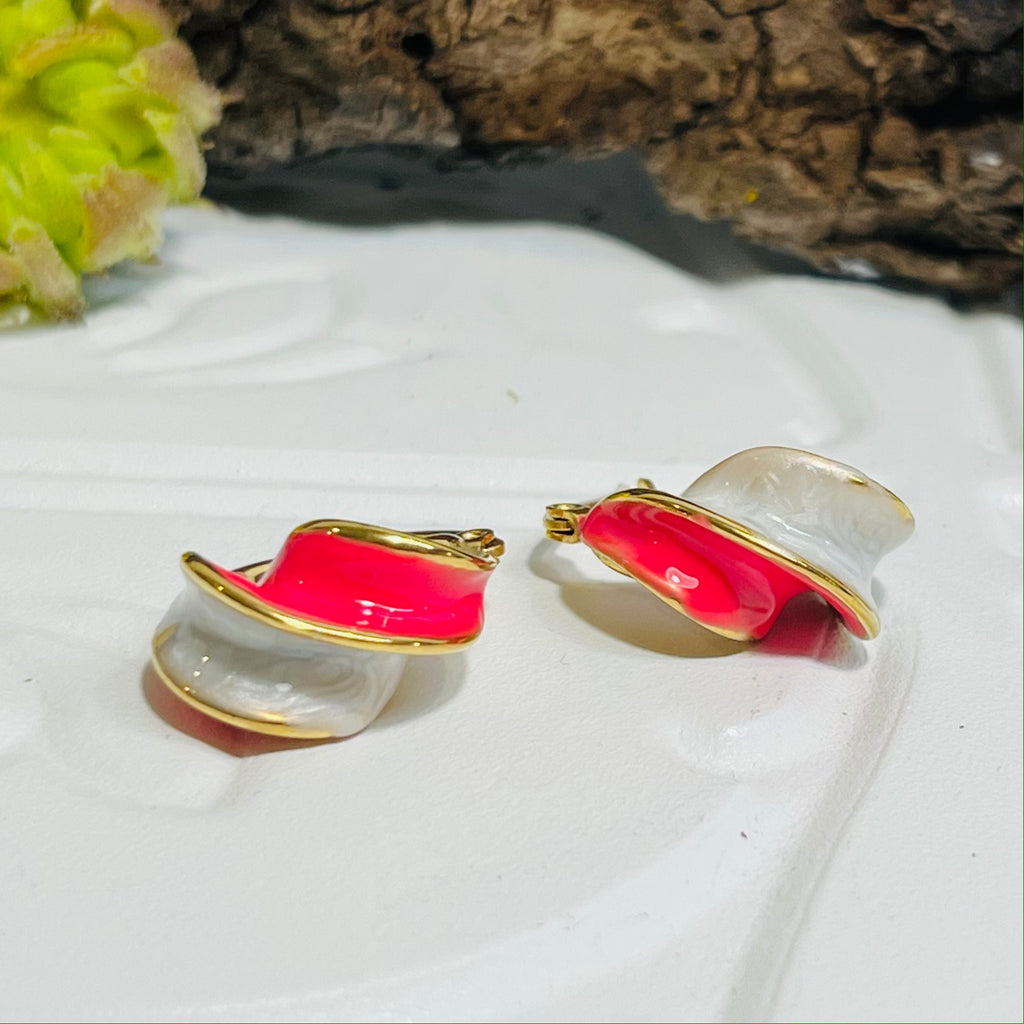 Gold Swirly Pink & White Earrings