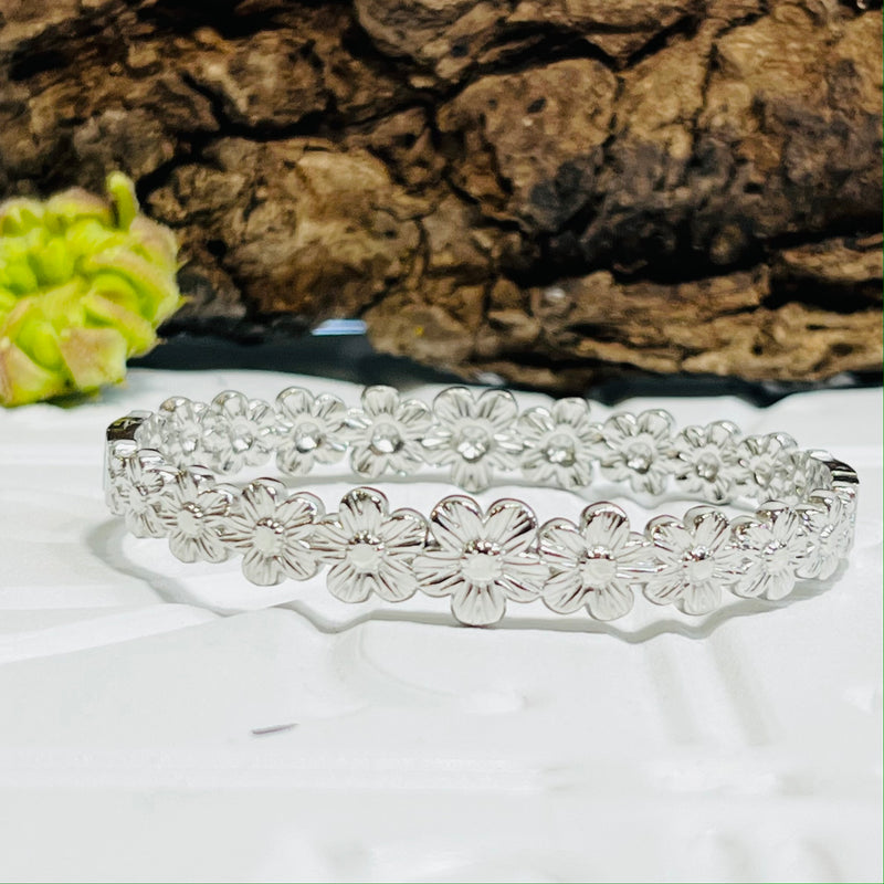 Silver Daisy Bangle