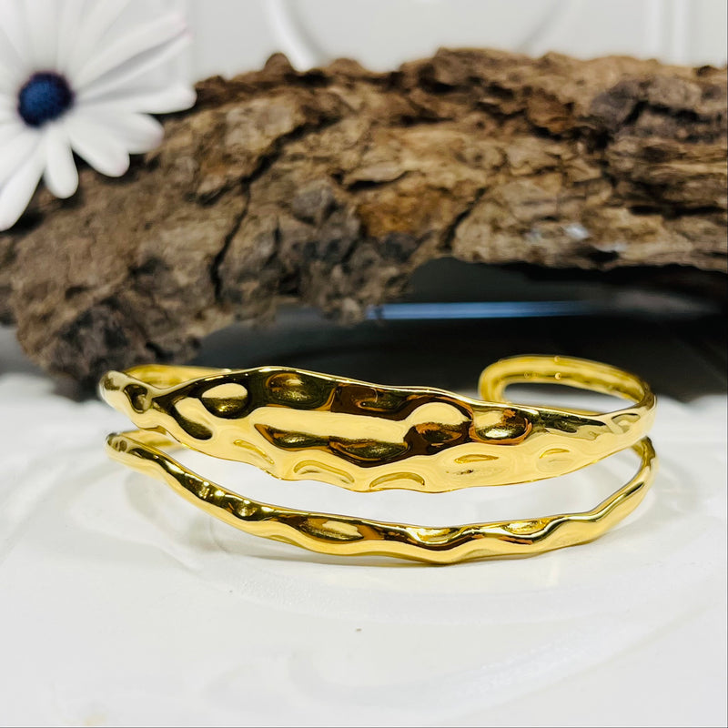 Simple Gold Bangle