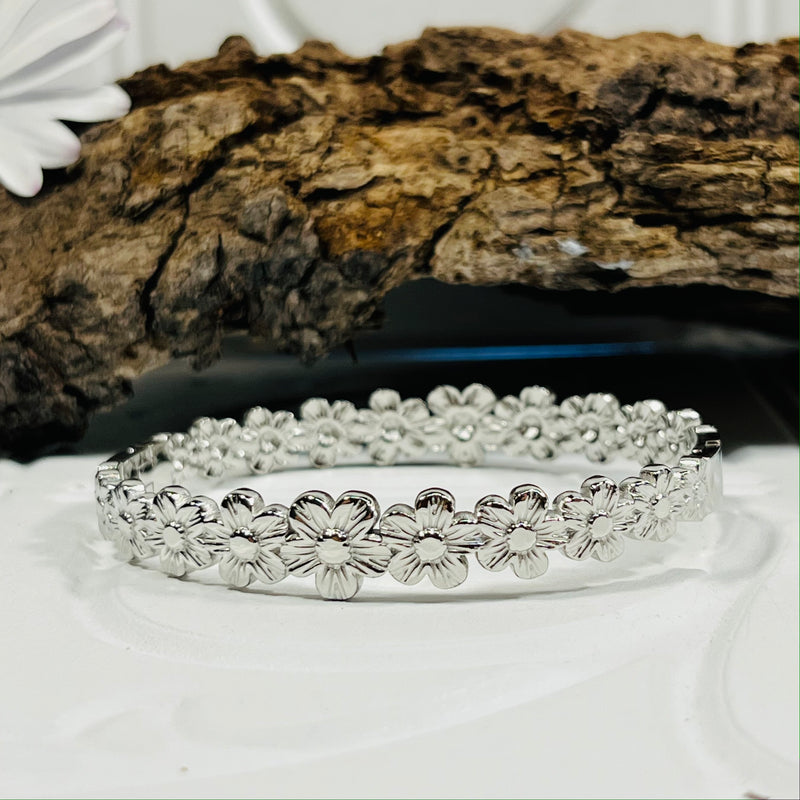 Silver Daisy Bangle