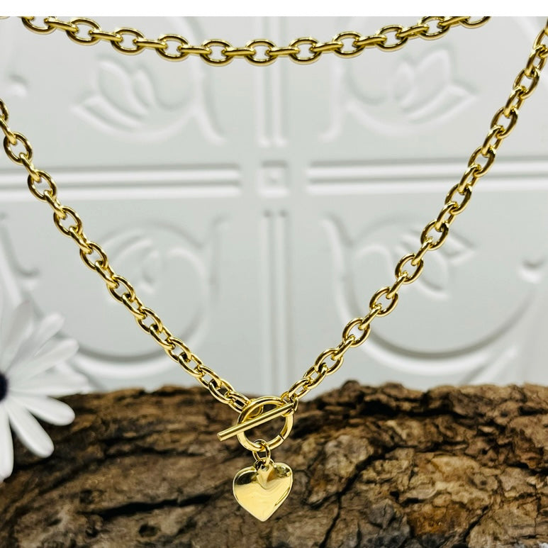 Gold Chunky Chain Heart Necklace